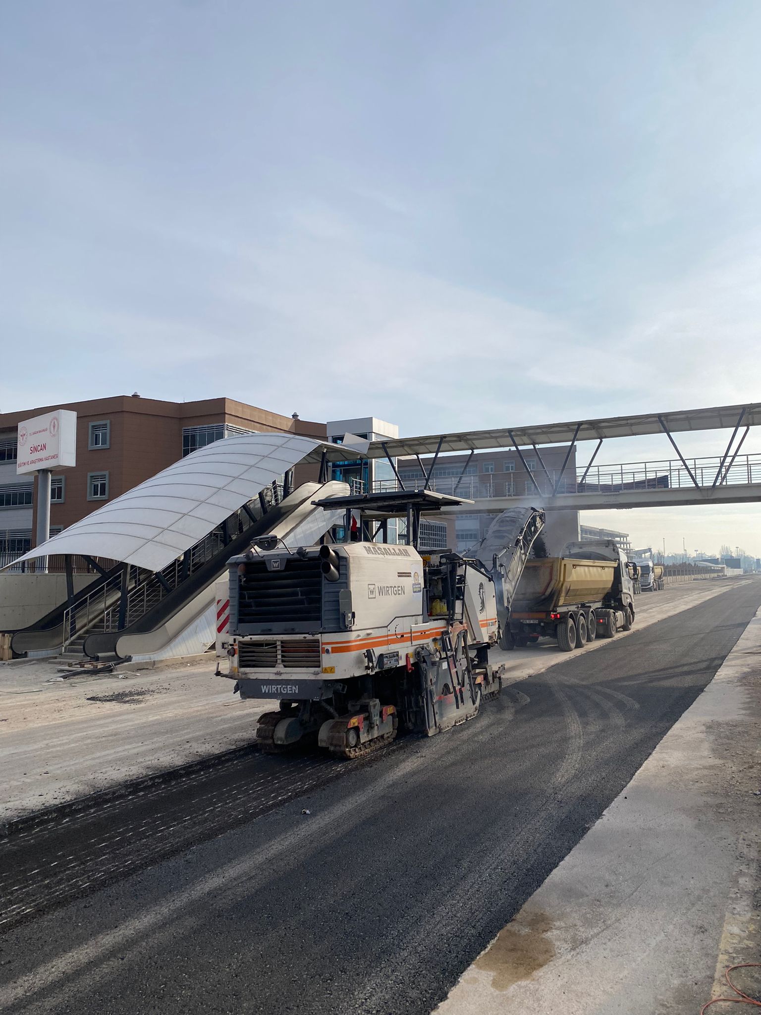 Asfalt freze ve trim işlemi